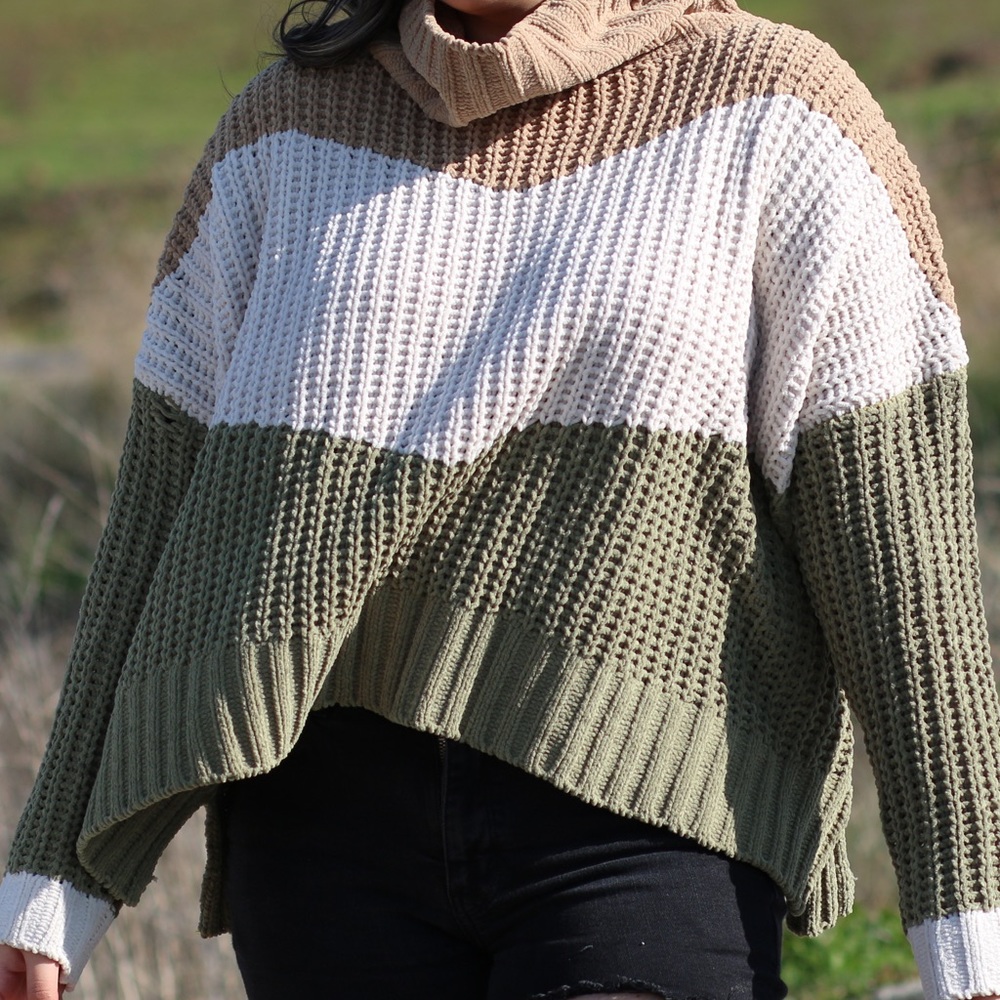 Sweater in 3 beautiful colors